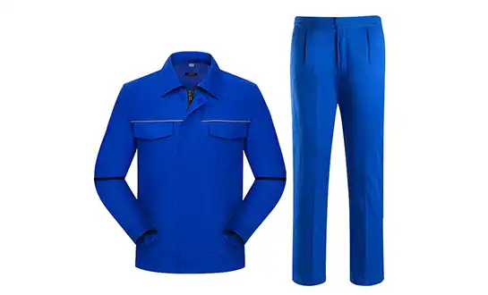 Which design elements enable rapid attire in extreme frigid conditions?